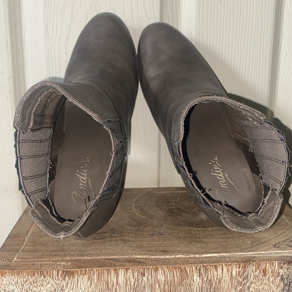 Candie’s Stretch Ankle Brown Ankle Boots (Previously Owned) - Picture 6 of 8